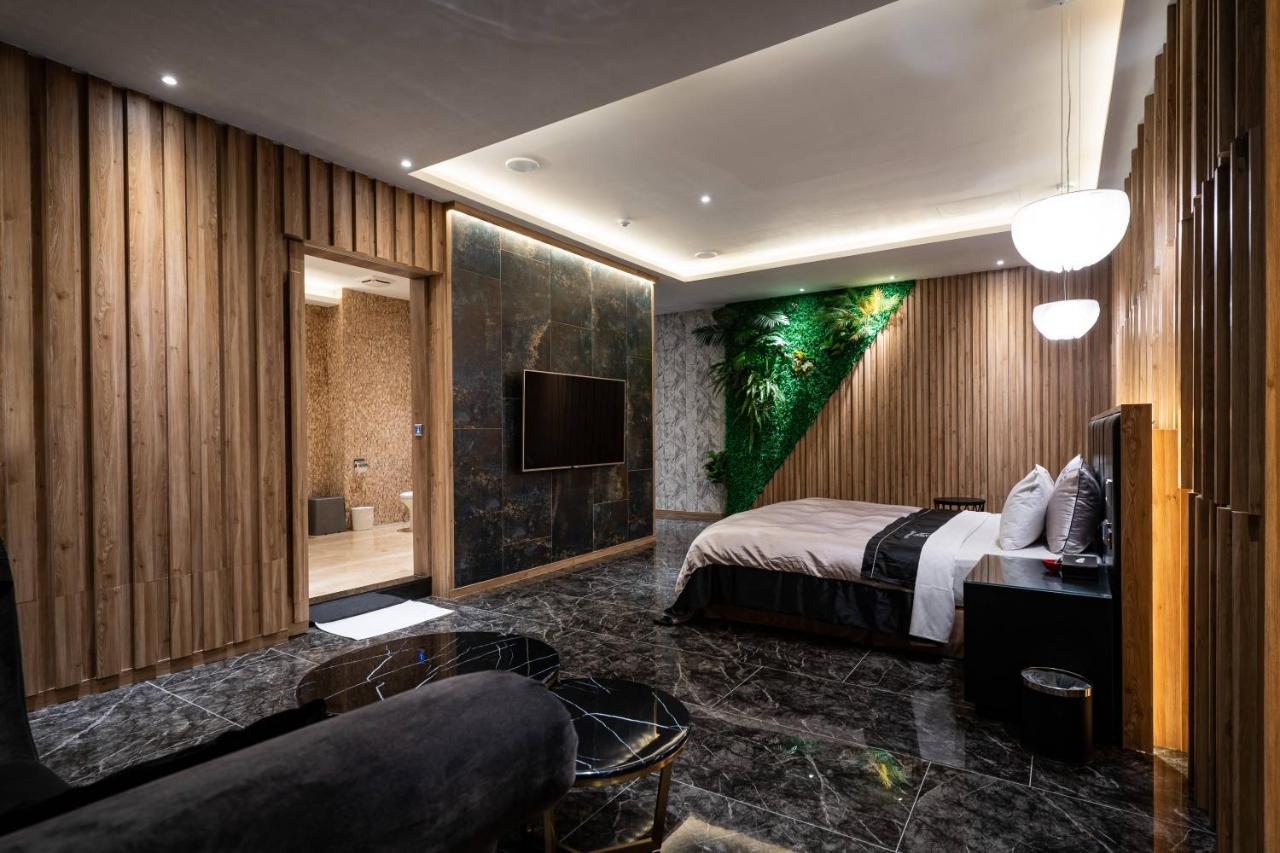 Aquarius Motel Taichung Eksteriør bilde