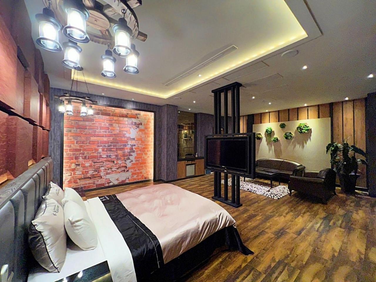 Aquarius Motel Taichung Eksteriør bilde