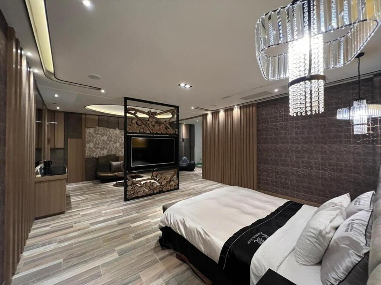 Aquarius Motel Taichung Eksteriør bilde