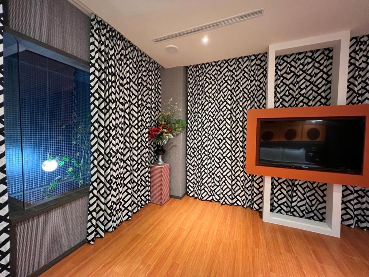 Aquarius Motel Taichung Eksteriør bilde