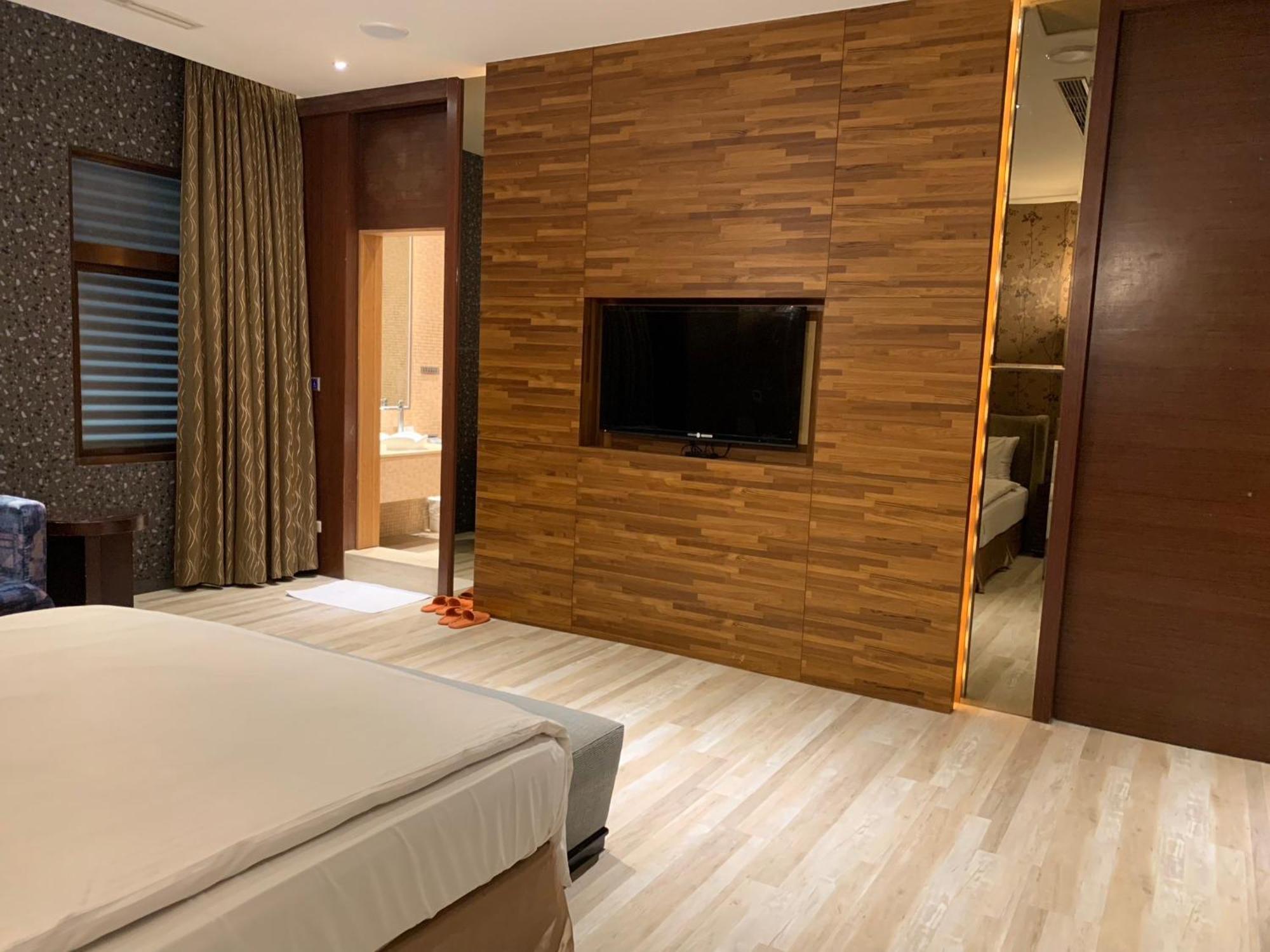 Aquarius Motel Taichung Eksteriør bilde